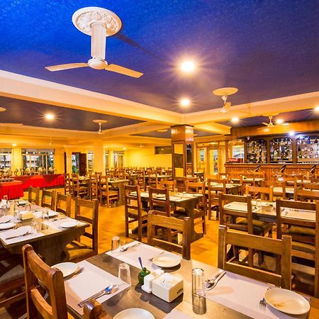Hotel Royal Safari Sauraha Dış mekan fotoğraf